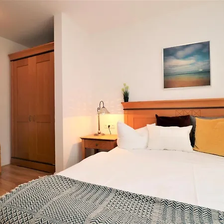 Oewern Diek App 55 * ווסטרו